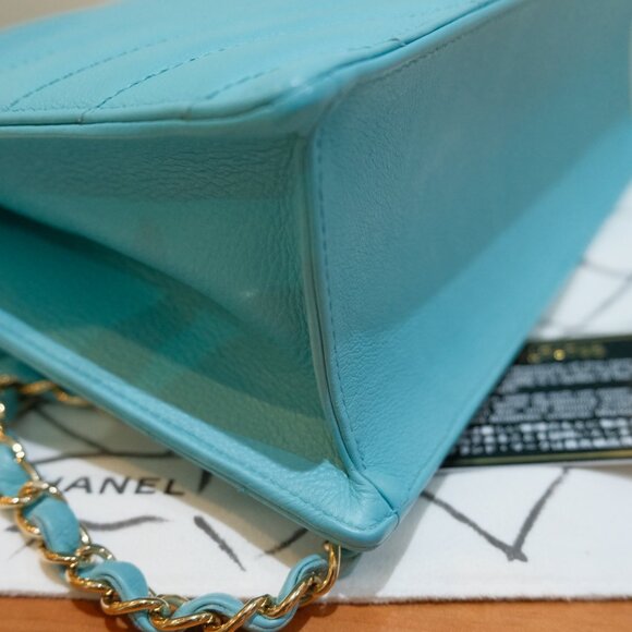 Chanel Interlocking CC Chevron Flap Bag Calfskin & Gold Hardware Light Blue - Picture 6 of 15
